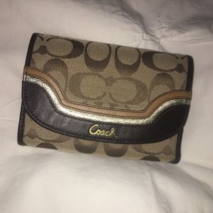 vintage Coach wallet in great condition